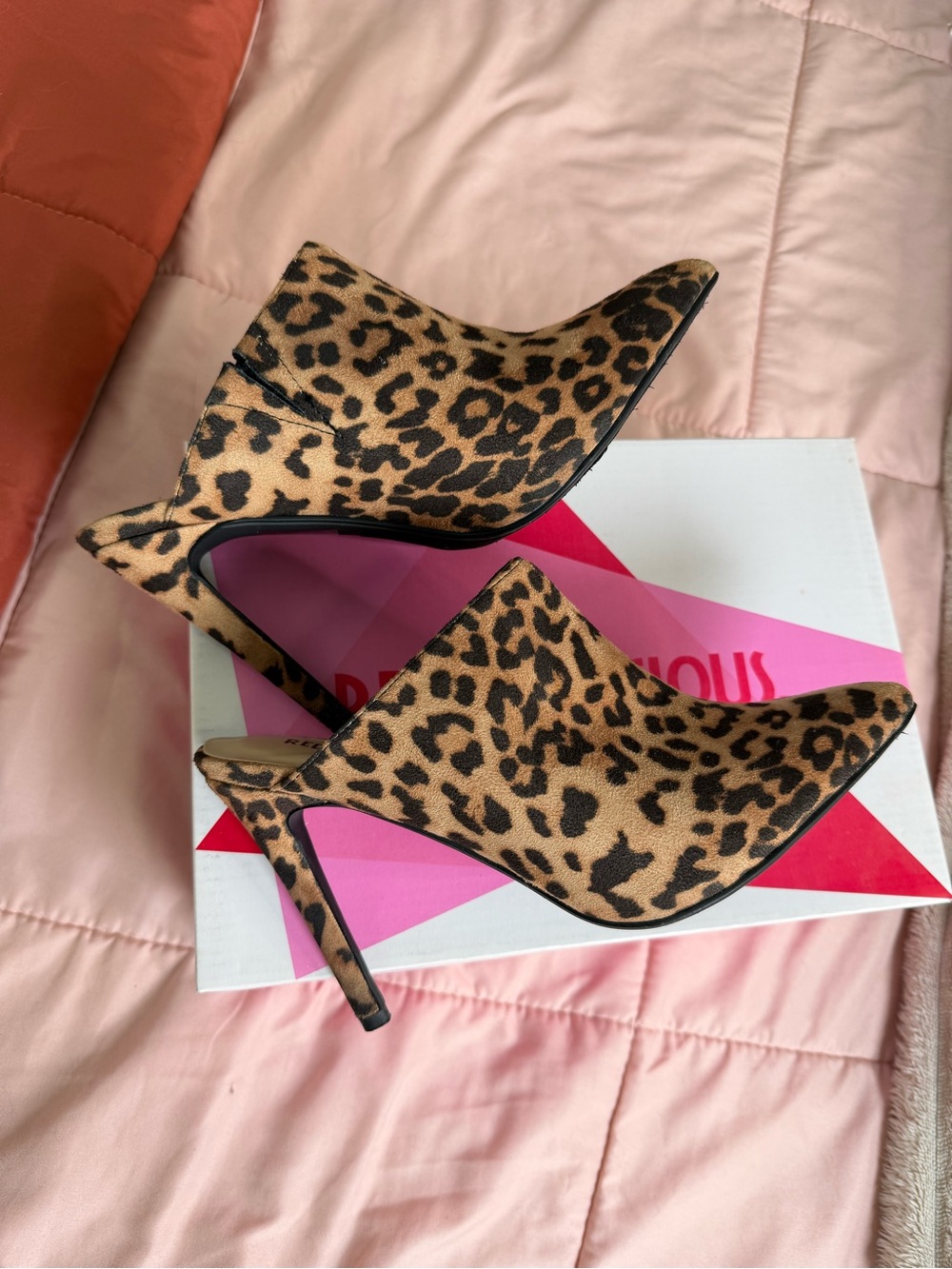 Red Delicious leopard print pointed toe stiletto mules size 7